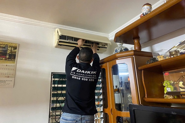 Thợ sửa chữa điều hòa Daikin chuyên nghiệp Thợ sửa chữa điều hòa Daikin chuyên nghiệp