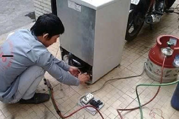 Sửa bo nguồn tủ lạnh LG tại nhà khách ở Cầu Giấy